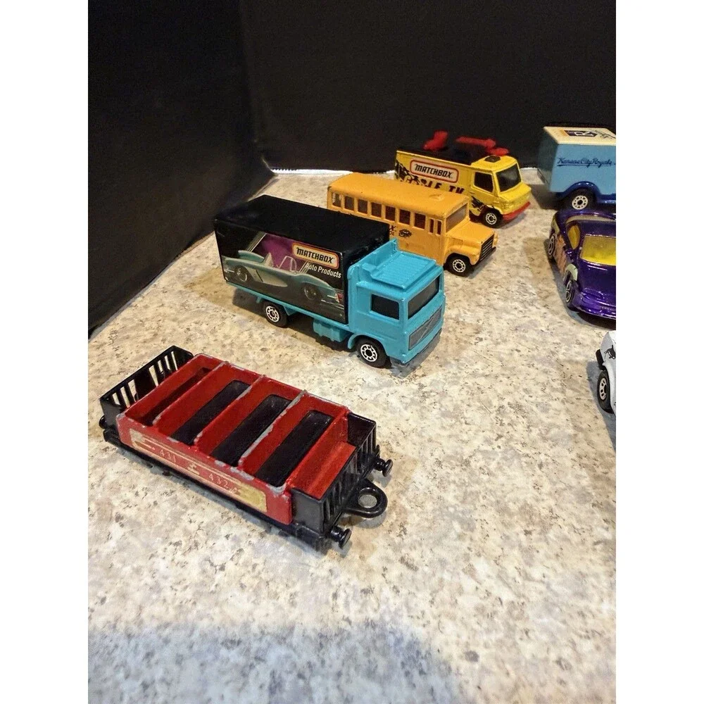 Lot of 21 Matchbox Diecast Cars Trucks Vintage Vans Vehicles Mixed Playworn